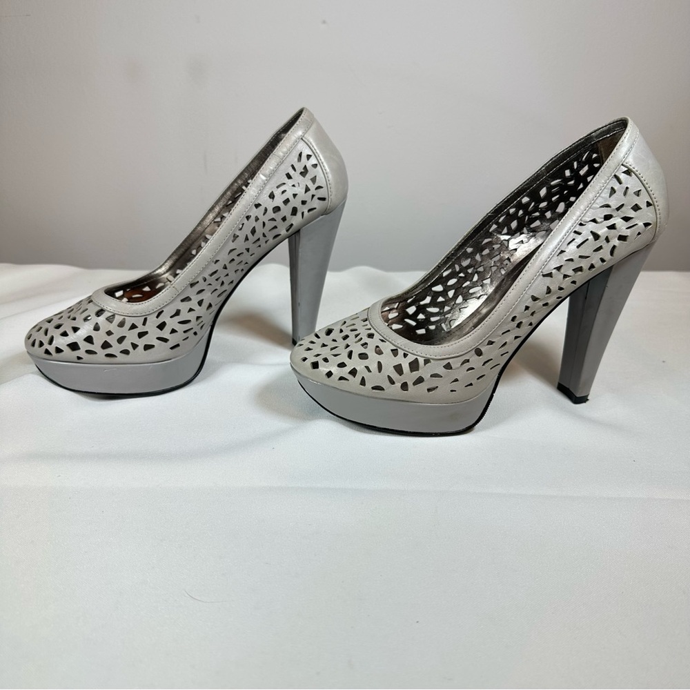 Calvin Klein Christine Light Gray Intricate Cutout Platform 4.5” Heels Size 6.5